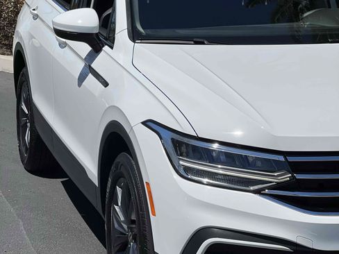 Used 2022 Volkswagen Tiguan SE FWD image 48