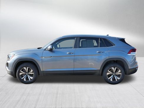 Certified 2025 Volkswagen Atlas Cross Sport SE image 4