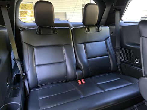 Used 2025 Ford Explorer ST-Line w/ Premium Package RWD image 38