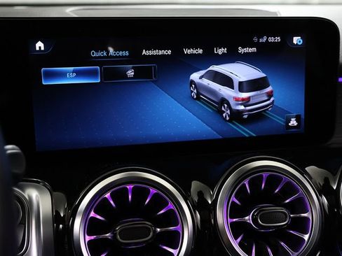 Used 2022 Mercedes-Benz GLB 250 4MATIC image 16