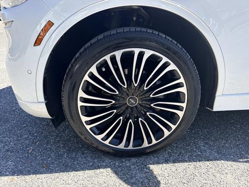 Certified 2024 Lincoln Aviator Black Label image 10