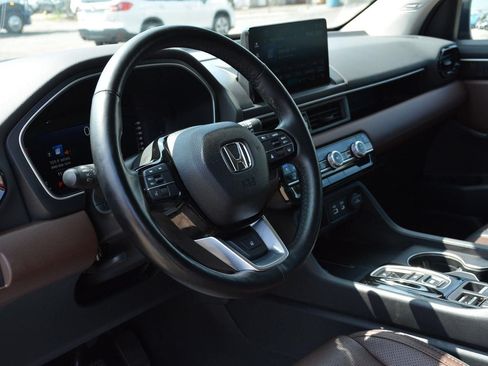 Used 2024 Honda Pilot Elite image 11