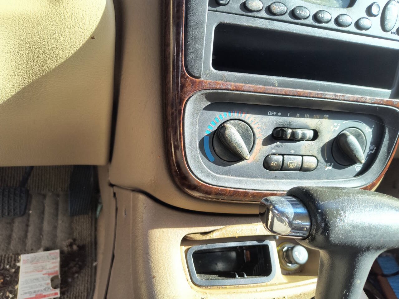 Used 2001 Saturn L-Series L200 FWD image 33