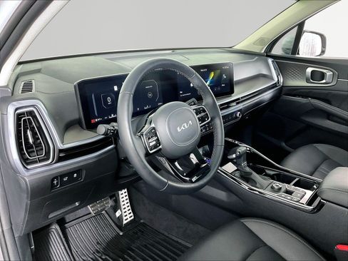 Used 2025 Kia Sorento SX FWD image 17