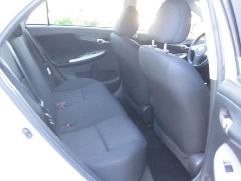 Used 2010 Toyota Corolla S image 32