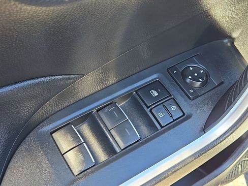 Used 2022 Toyota RAV4 XLE image 14