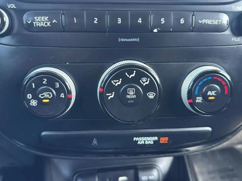 Used 2018 Kia Soul FWD image 19