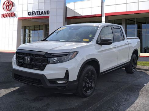 Used 2025 Honda Ridgeline Black Edition image 4