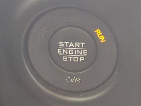 Used 2023 Jeep Wrangler Unlimited Sahara AWD/4WD image 17