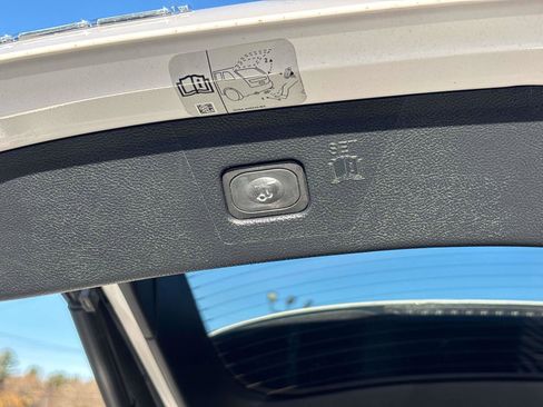 Used 2018 Ford Edge Sport w/ Technology Package image 15