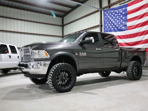 Used 2017 RAM 2500 Laramie image 1