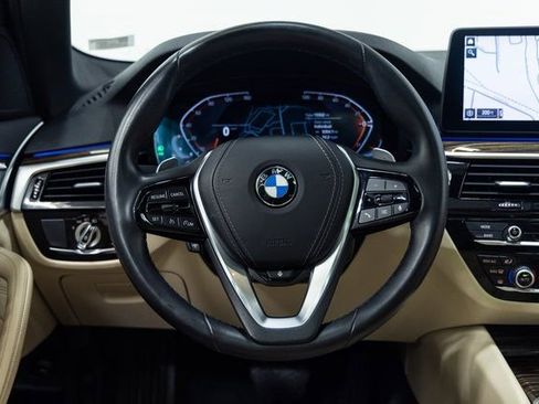 Certified 2022 BMW 540i xDrive w/ Convenience Package image 16