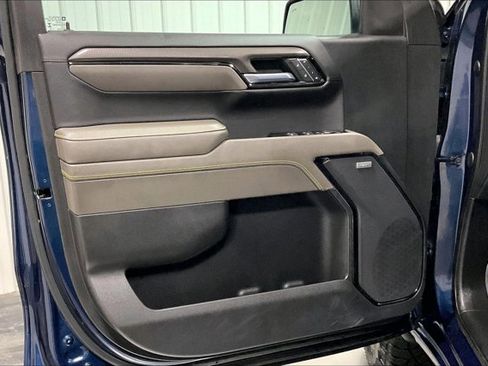 Used 2023 Chevrolet Silverado 1500 ZR2 image 23