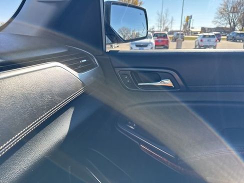 Used 2020 Chevrolet Suburban Premier image 15