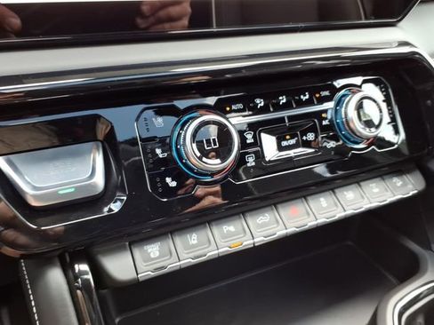 New 2026 GMC Sierra 2500 AT4X AWD/4WD image 36