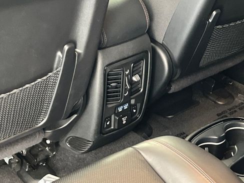 Used 2021 Dodge Durango R/T w/ Technology Group AWD/4WD image 40
