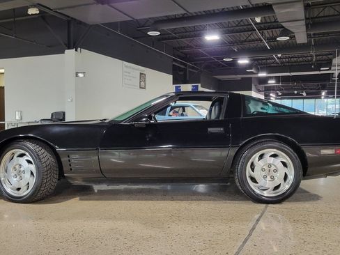 Used 1994 Chevrolet Corvette Coupe RWD image 22