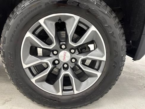 Used 2022 GMC Sierra 1500 AT4 w/ AT4 Premium Package AWD/4WD image 39