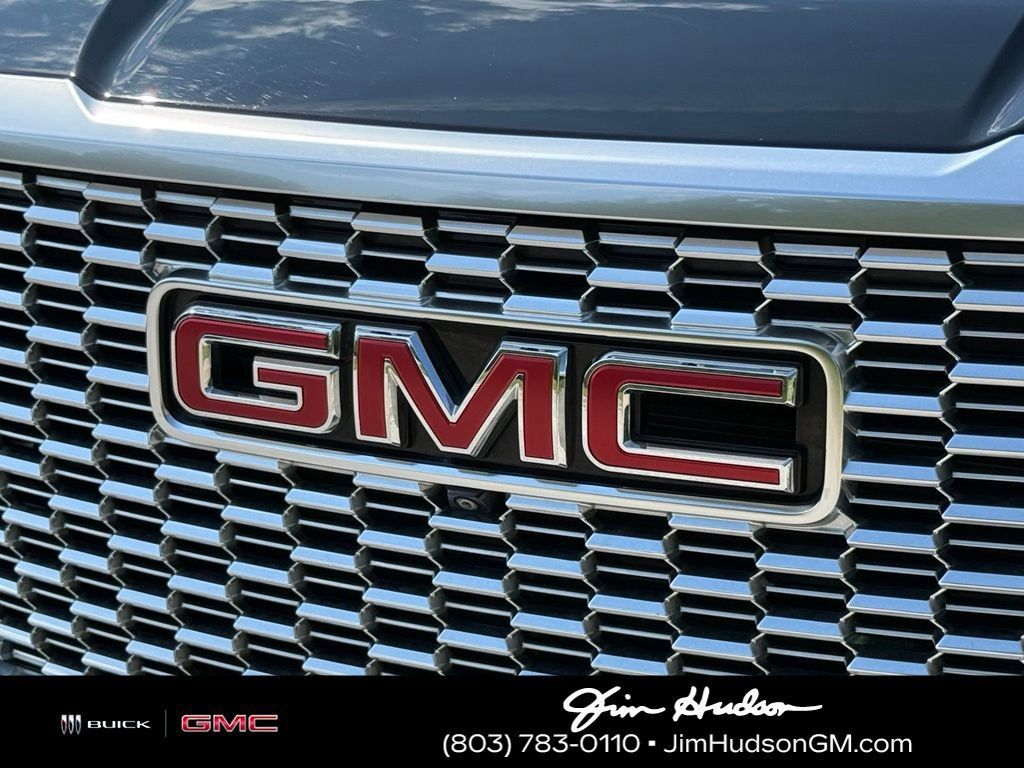 Used 2021 GMC Yukon XL Denali w/ Denali Premium Package AWD/4WD image 8