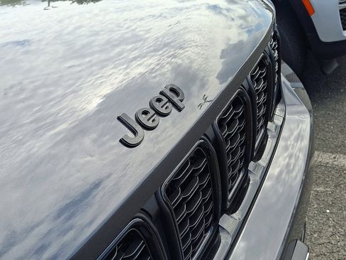 New 2025 Jeep Grand Cherokee Limited image 5