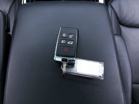 Used 2024 Land Rover Range Rover Sport SE AWD/4WD image 28