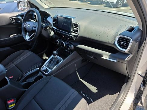 New 2025 Hyundai Venue SEL image 9