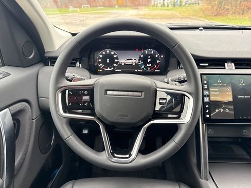 New 2025 Land Rover Discovery Sport S image 19