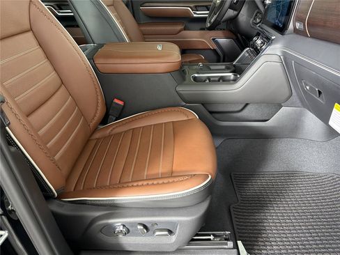 New 2026 GMC Sierra 2500 Denali Ultimate AWD/4WD image 12