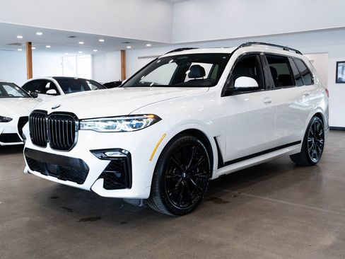 Used 2022 BMW X7 M50i image 31
