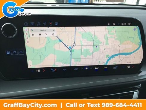 Used 2024 Chevrolet Traverse LT image 19