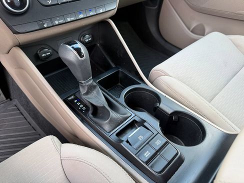 Used 2019 Hyundai Tucson Value FWD image 27