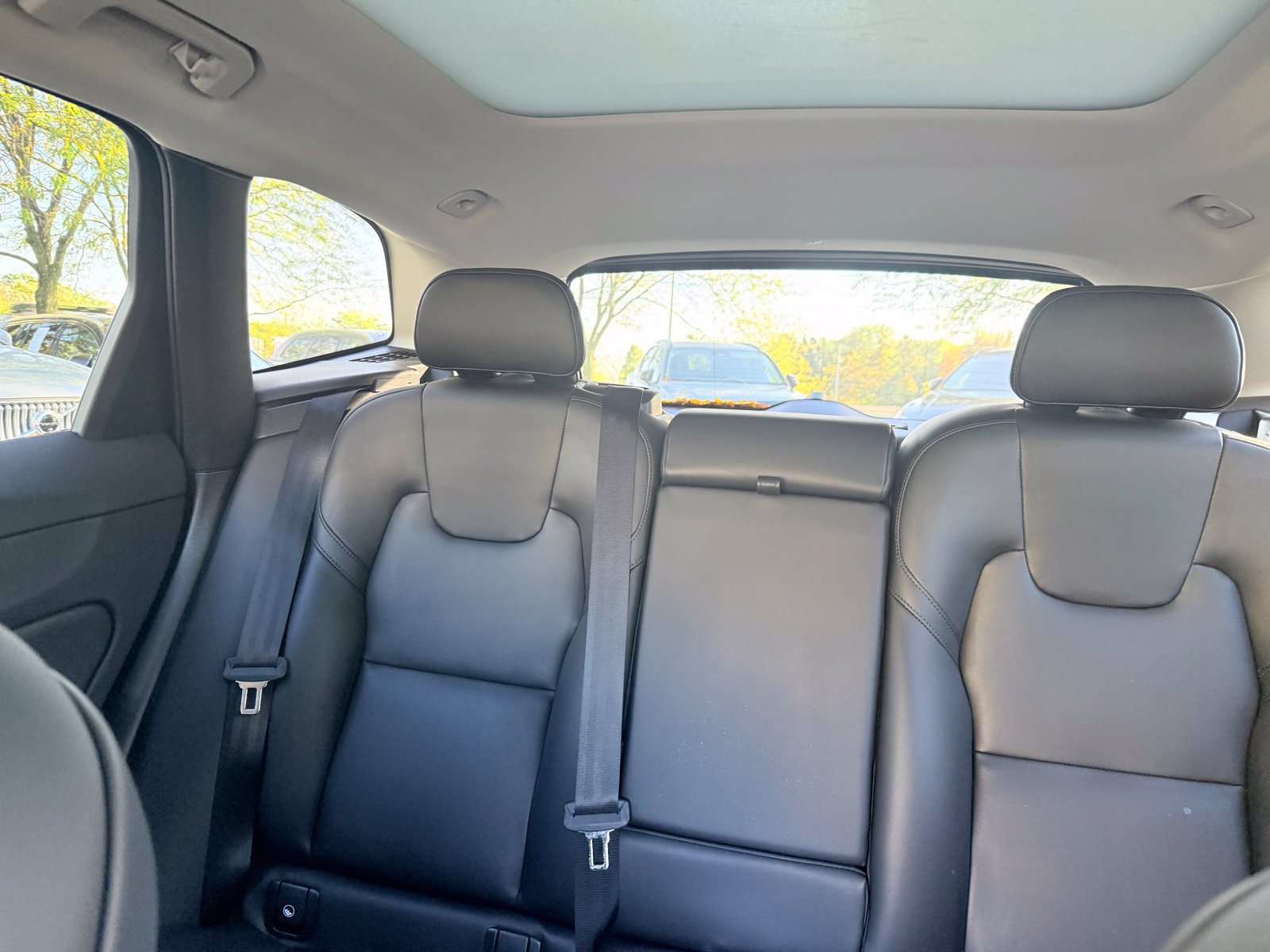 Used 2025 Volvo XC60 B5 Core w/ Protection Package Premier AWD/4WD image 23