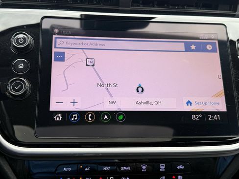 Used 2022 Chevrolet Bolt EUV Premier w/ Sun & Sound Package FWD image 16
