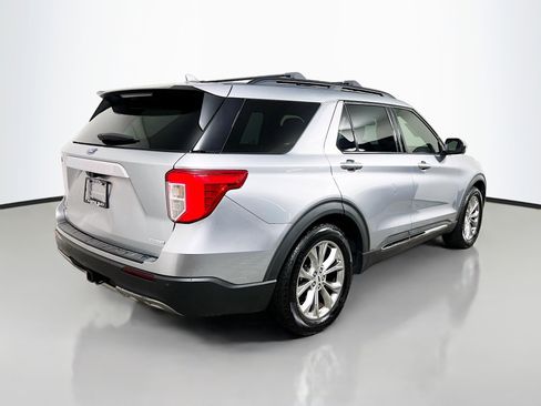Used 2020 Ford Explorer XLT w/ Equipment Group 202A RWD image 4