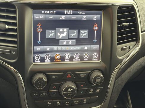 Used 2018 Jeep Grand Cherokee Altitude image 21