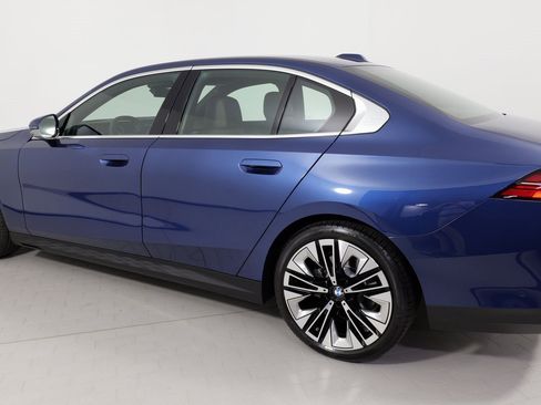Used 2025 BMW 530i image 32