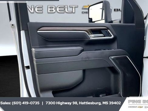 Used 2025 Chevrolet Silverado 3500 LT w/ Safety Package image 17