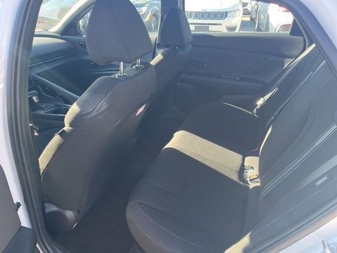 Used 2025 Hyundai Elantra SEL FWD image 13
