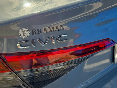 Used 2023 Honda Civic Sport image 5