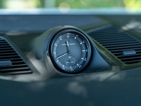 Certified 2025 Porsche Cayenne E-Hybrid w/ Premium Package Plus image 26