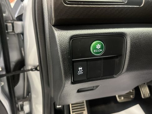 Used 2017 Honda Accord Sport image 30