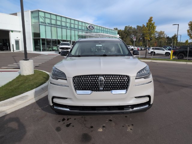 Used 2021 Lincoln Aviator AWD w/ Elements Package image 8