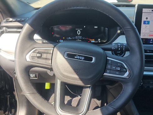 Used 2025 Jeep Compass Limited w/ Elite Group image 8