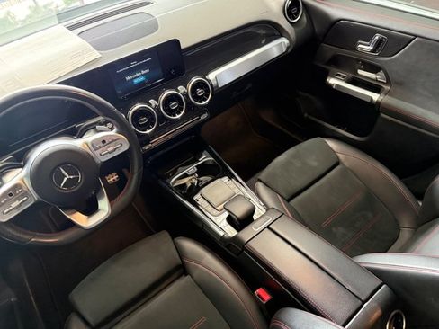 Used 2021 Mercedes-Benz GLB 250 image 11