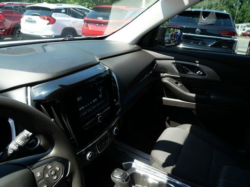 Used 2018 Chevrolet Traverse LS FWD image 13
