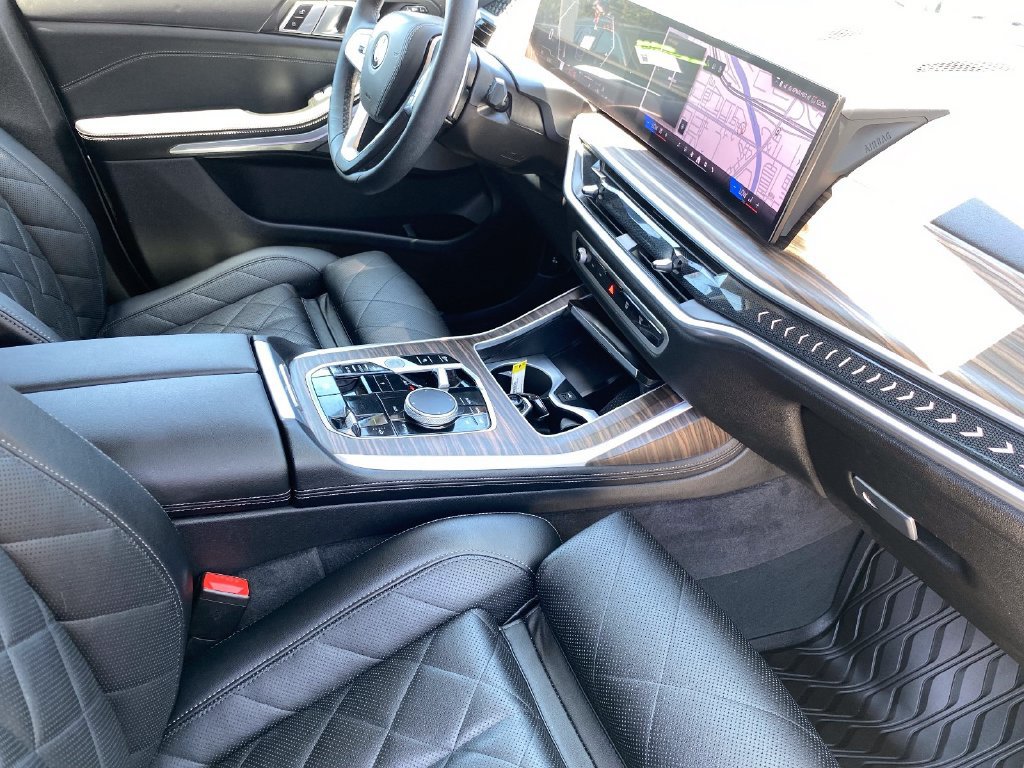 Used 2024 BMW X7 xDrive40i AWD/4WD image 8