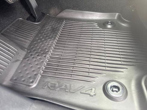Used 2022 Toyota RAV4 XLE Premium AWD/4WD image 16