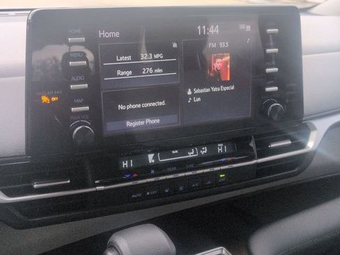 Certified 2023 Toyota Sienna LE image 17