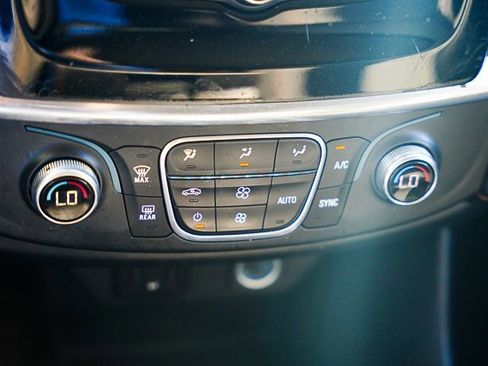 Used 2020 Chevrolet Traverse LS image 14