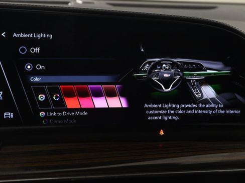 Used 2023 Cadillac Escalade Premium Luxury image 38